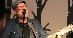 Shawn Mullins Brings Intimate Experience to Crystal River