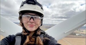 Local Teen Tends Windmills in Iowa, Aims to 'Better the World'